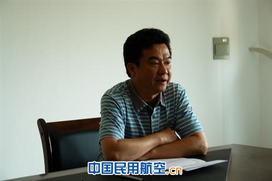 管制运行部党支部书记黄德良同志在上党课 汕头空管站举办2012年入党培训