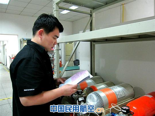 东航虹桥维修基地附件维修查安全软肋筑安全防线