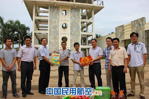 海南空管分局——“凉爽”送到雷达站