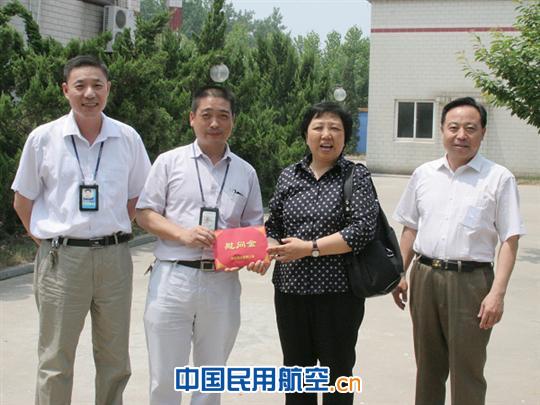 空管局工会苏玲主席慰问山东分局北雷达站