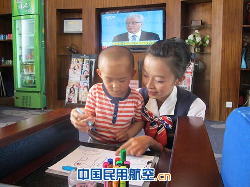 东航甘肃地服部客运分部推出六一特色主题活动