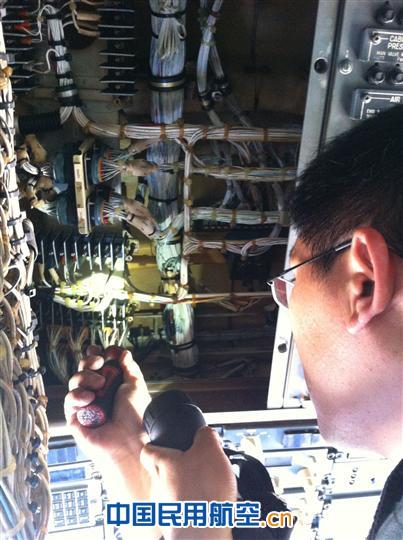 东航浦东基地连续排故查隐患，一丝不苟保安全