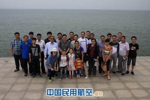 青岛机场场务部组织员工畅游莱西产芝水库