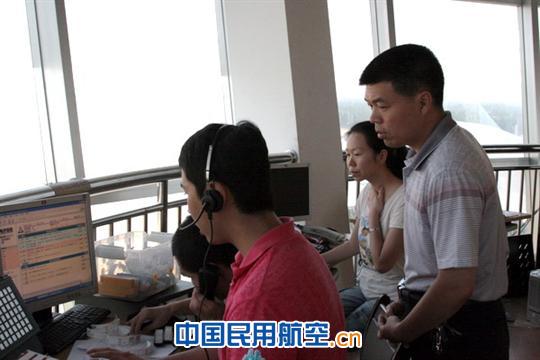 济南机场塔台管制室启动塔台观光层过渡试运行