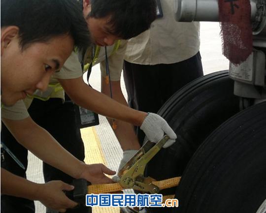 深航广州维修分部开展飞机防风系留培训