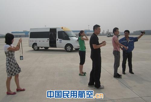 天津空管局组织塔台管制员现场学习防跑道入侵