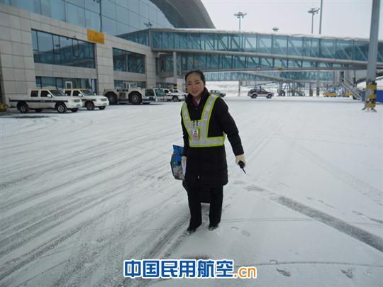 一名地面服务保障部中转员眼中的小小反光马甲