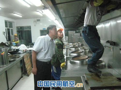 及时消除安全隐患　确保活动扎实有效