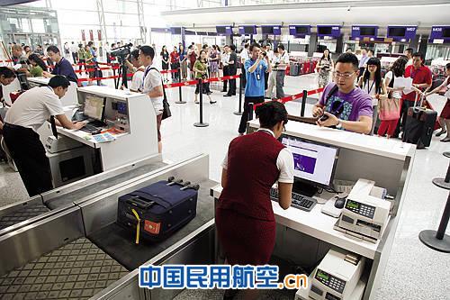 国航西南分公司举行T2航站楼转场首次综合演练