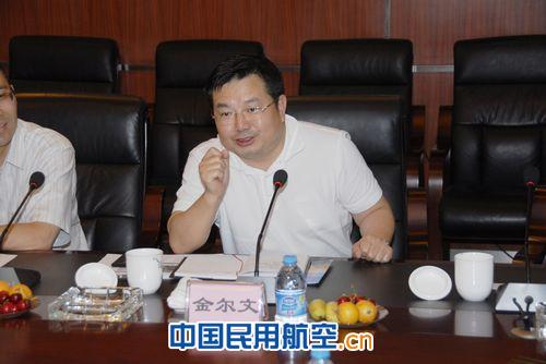 民航局原副局长杨国庆到民航二所调研