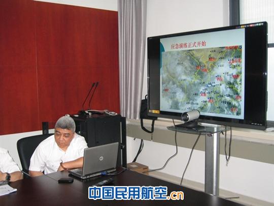 东航西北分公司结合“安全月”活动开展应急演练