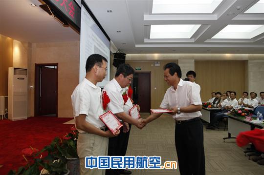 国航内蒙分公司以“党委大讲堂”庆祝建党91周年