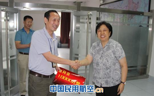 民航局空管局工会苏玲主席一行慰问甘肃空管分局