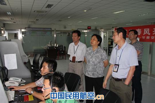 民航局空管局工会苏玲主席一行慰问甘肃空管分局