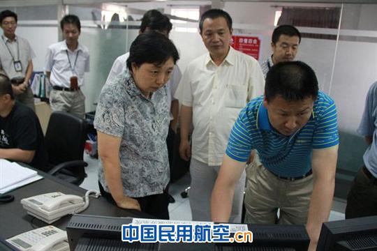 民航局空管局工会苏玲主席一行慰问甘肃空管分局