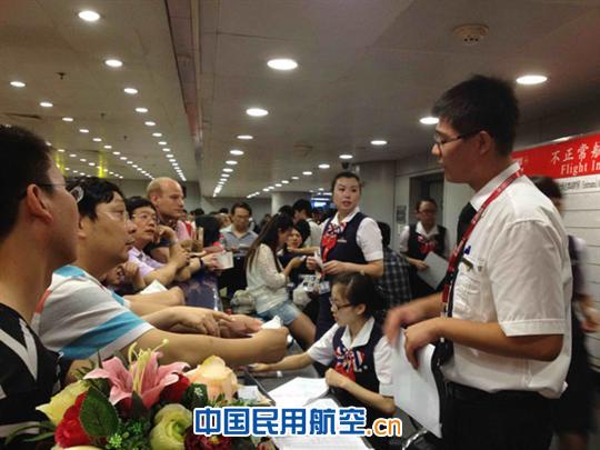 东航北京应对罕见暴雨航班服务保障纪实