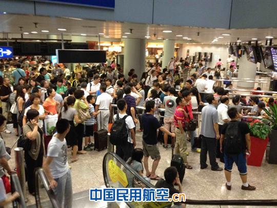 东航北京应对罕见暴雨航班服务保障纪实