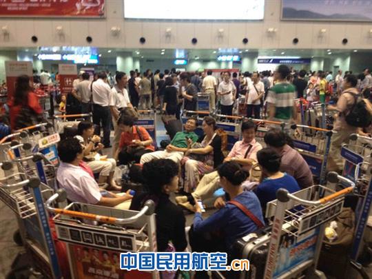 东航北京应对罕见暴雨航班服务保障纪实