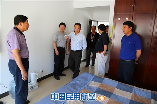 华北空管局领导赴西藏贡嘎机场慰问援藏干部