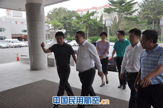 南航北方新任总经理孙建华到分公司保卫部调研