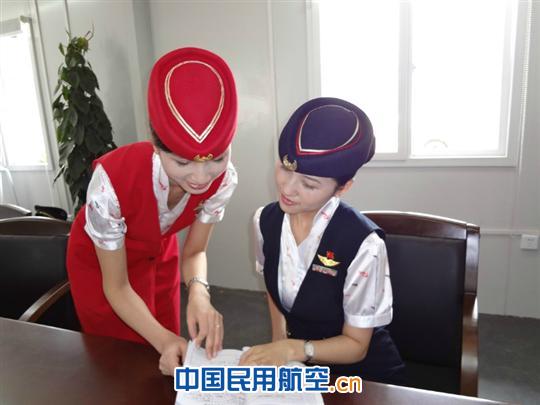 春风细雨的美好画面 万米高空中的师徒情谊