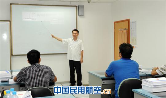 记国航股份工程技术分公司优秀共产党员谭黎