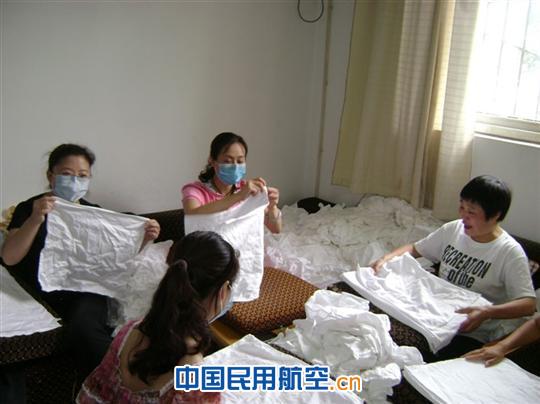 国航西南分公司综保部尽职尽责 洗涤保障在旺季