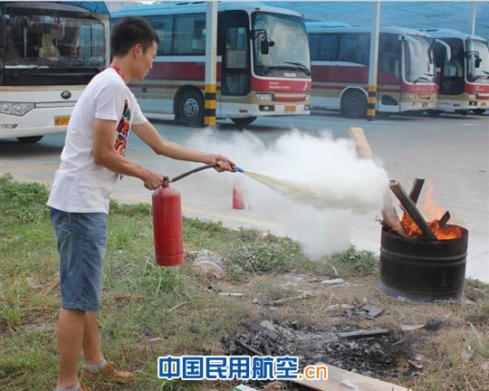 深航开展机务新员工消防培训提升安全防范意识