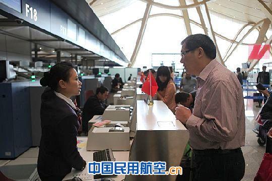 东航云南公司全员在岗保障民航旅客双节出行