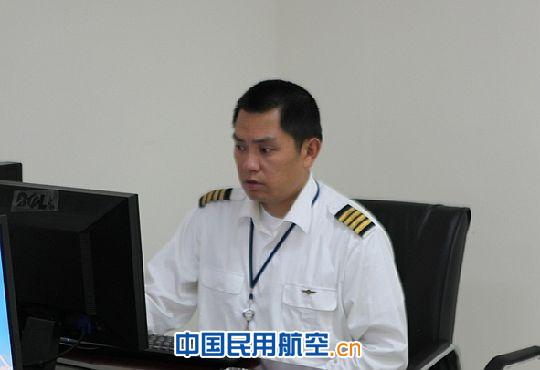 东航云南公司全员在岗保障民航旅客双节出行