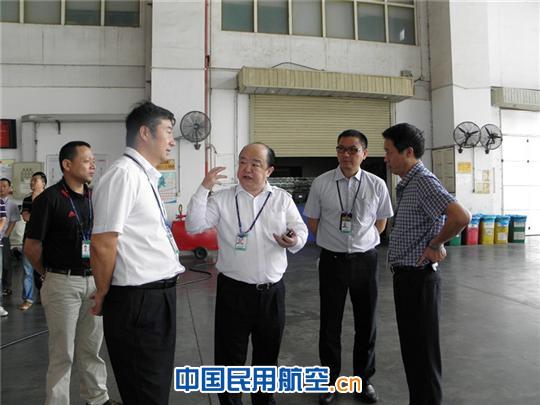 深航领导深入机务维修一线进行节前慰问检查