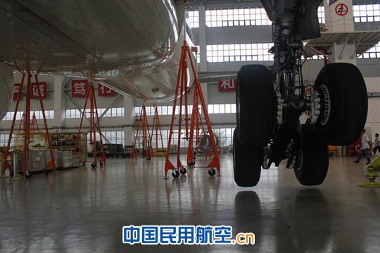 东航虹桥维修基地B6506六号肋轴承裂纹排故纪实