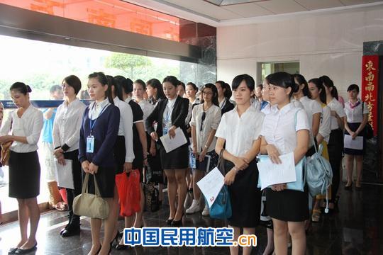 南航粤东招聘空姐空少 500多帅哥靓女云集