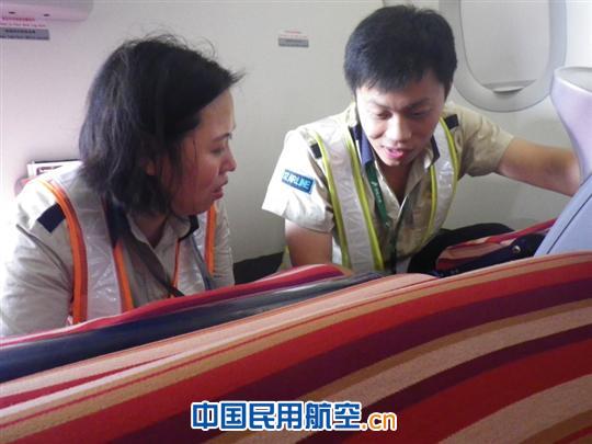 深航“大修印象”：平凡的岗位 不平凡的人