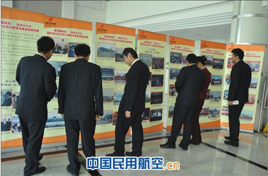 国航浙江分公司组织收看十八大开幕式
