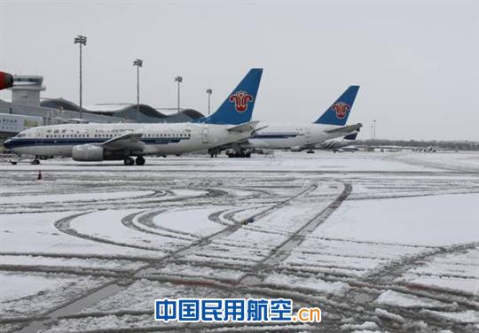 南航新疆货运未雨绸缪 从容应对今冬第一场雪
