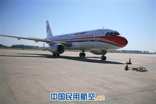 东航河北分公司抗击风雪 保证航班