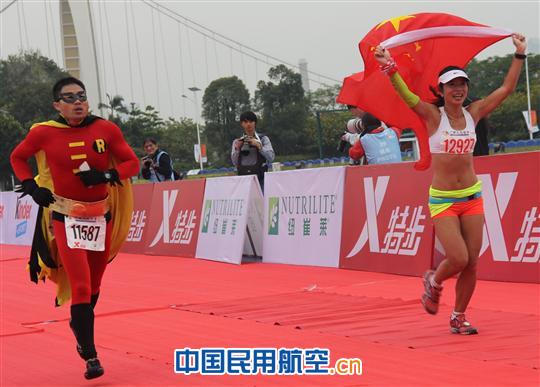 南航保卫部“金盾组”组队参加广州马拉松比赛