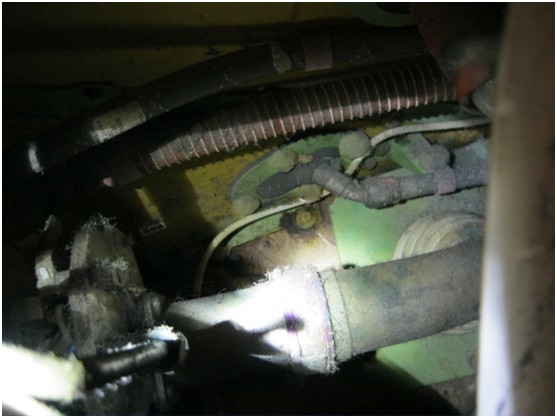 记深航无锡维修分部更换飞机厕所活门