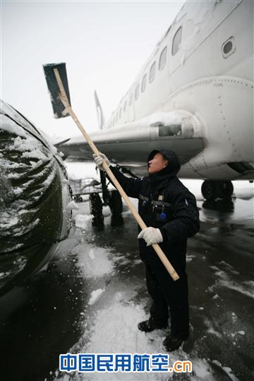 雾霾雨雪中 那些默默奉献的民航人