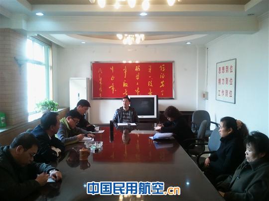 讨论会现场 俯下身,沉下去