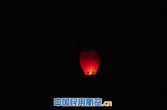 乌海机场管制室制定措施避免孔明灯影响机场安全