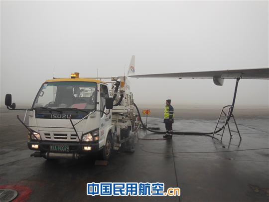 积极应对复杂气象 确保 “两会”供油安全