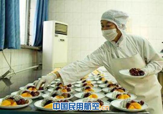 巾帼建功谱新篇  节日大家齐喝彩