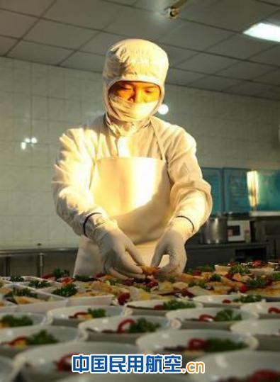 巾帼建功谱新篇  节日大家齐喝彩