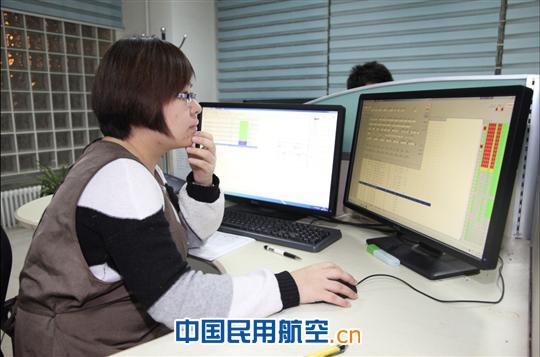 “航班管家”秀出女人花