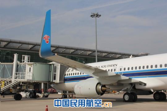 汕航737-800飞机全部安装了技术先进的融合式翼尖小翼 汕航第四架“天空内饰”738飞机落户潮汕机场