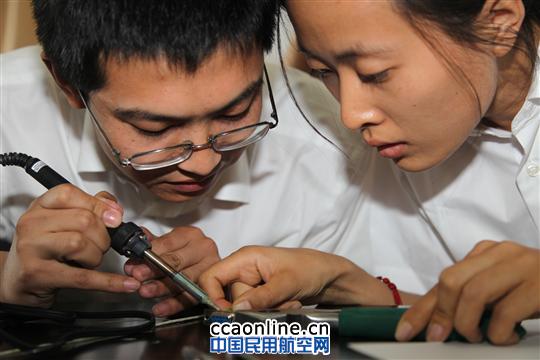 呼伦贝尔空管站举办“草原天空”摄影比赛