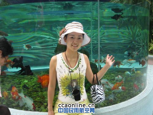 空姐胡嶙伯：客舱里的“哆啦A梦”