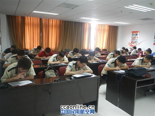 深航广州分部开展2012届新员工上岗模拟考核竞赛